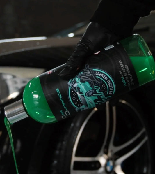 HydroLux_car_shampoo_pour_b78d9341-27c8-48f1-adec-845b98087b4b - Car Dynamics