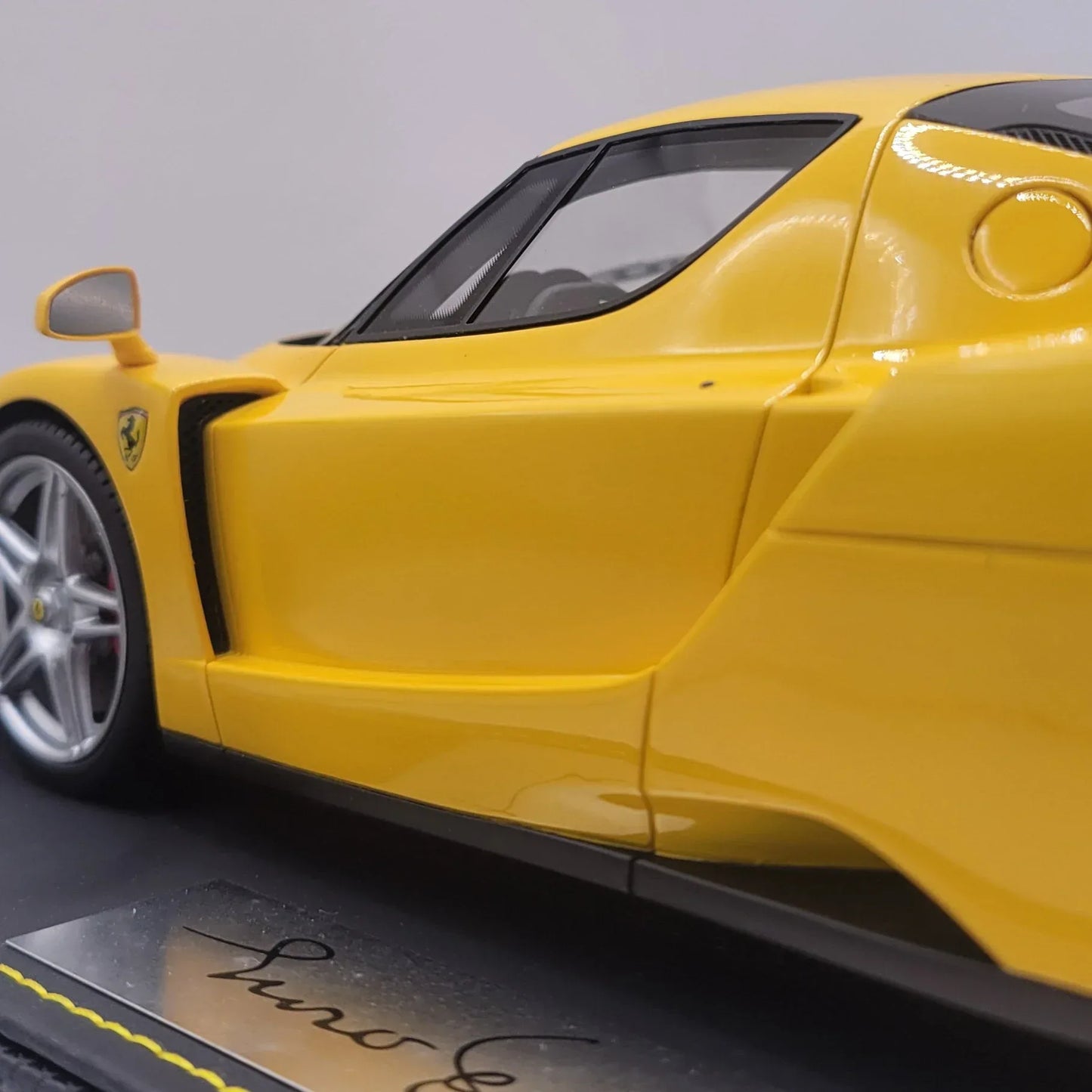 118BBRFerrariEnzo2004GialloModenaLimited60pcsBBRModelsP18134E_13 - Car Dynamics 