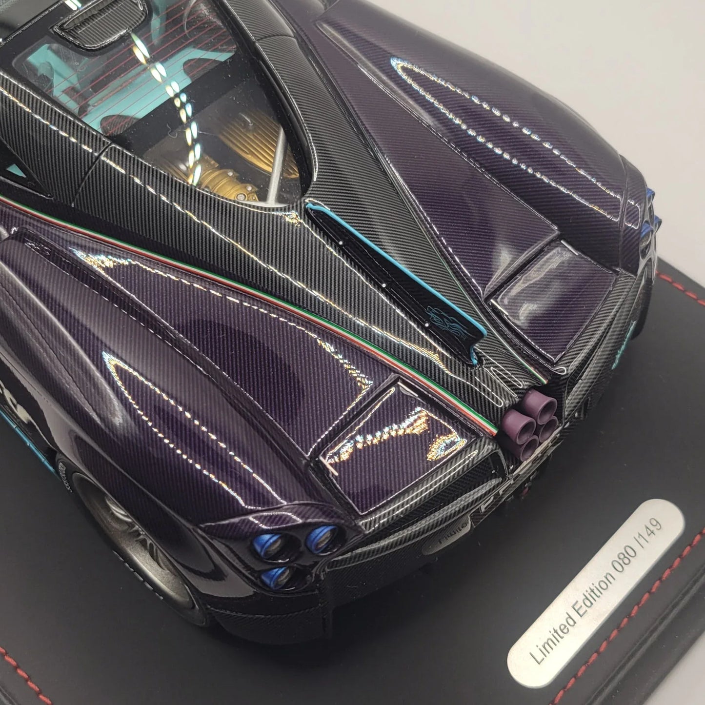 118BBRPaganiHuayraDinastia2015SpecialVersionVioletBBRModelsP1812CarD_12 - Car Dynamics 