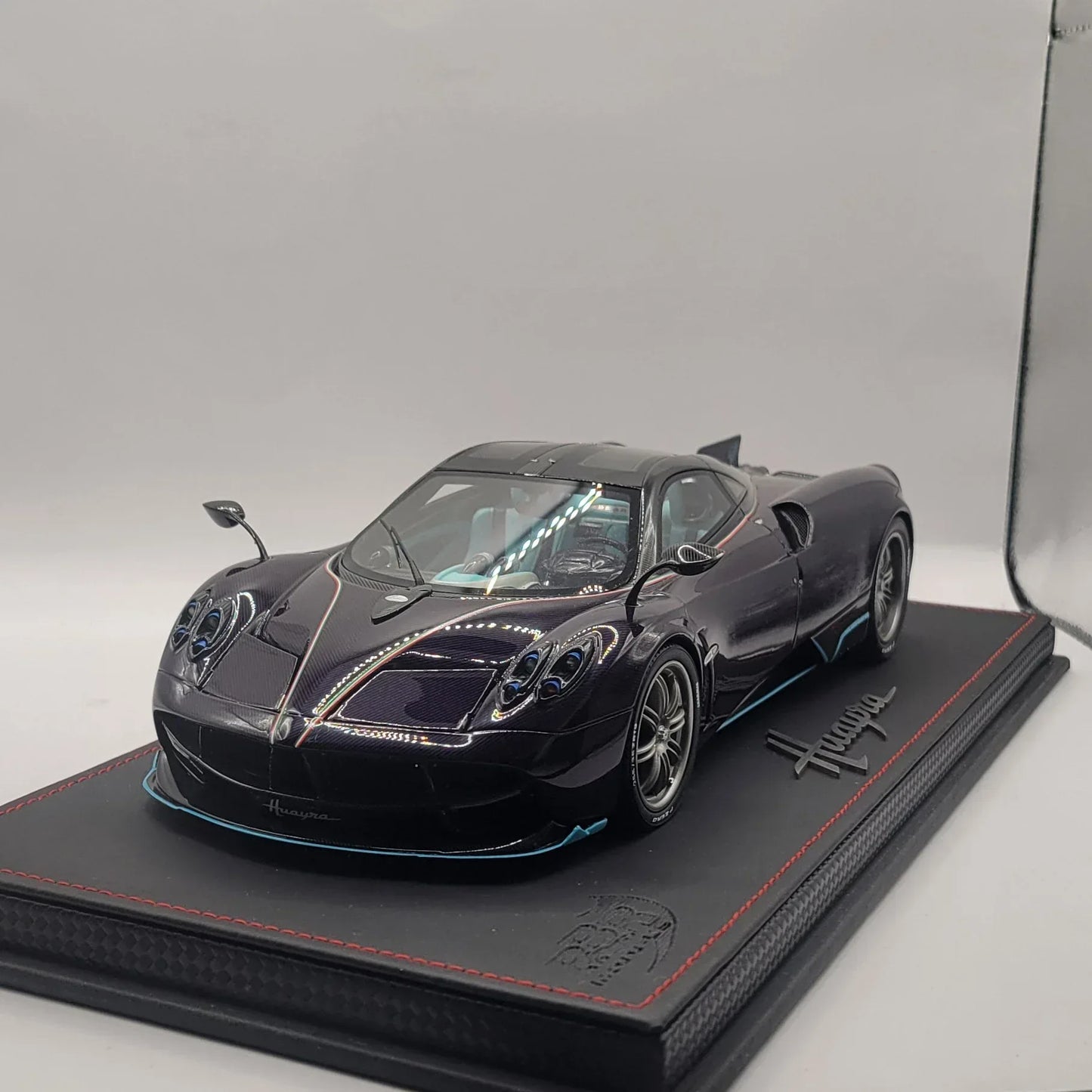 118BBRPaganiHuayraDinastia2015SpecialVersionVioletBBRModelsP1812CarD_6 - Car Dynamics 