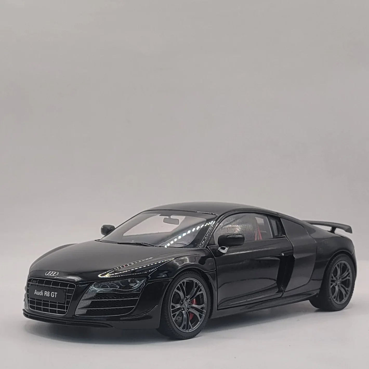 118KyoshoAudiR8GT5.2V10FSI_PhantomBlack_RareCarDynamics_1 - Car Dynamics 