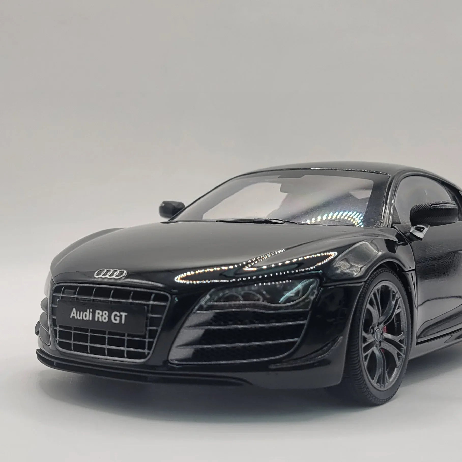 118KyoshoAudiR8GT5.2V10FSI_PhantomBlack_RareCarDynamics_3 - Car Dynamics 
