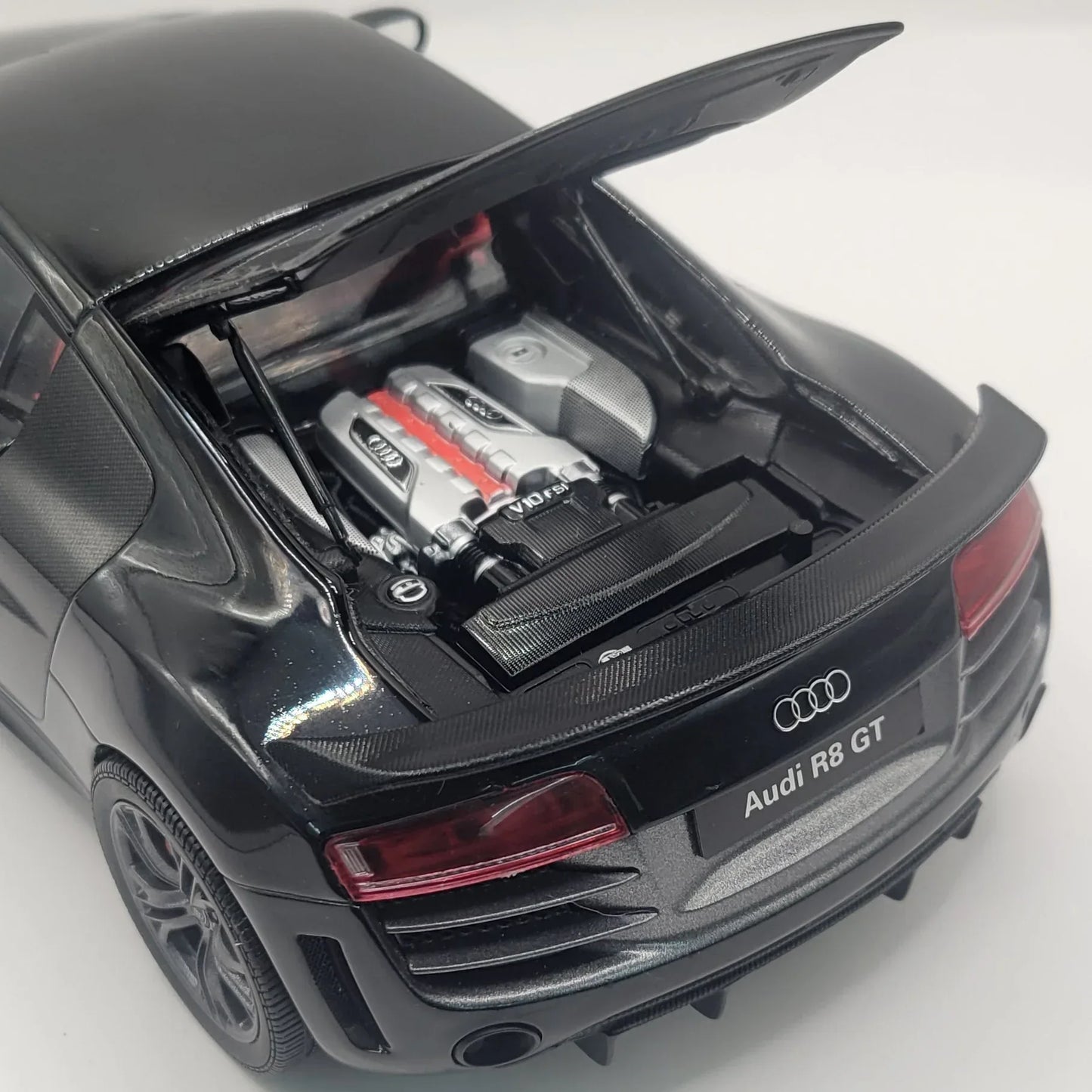 118KyoshoAudiR8GT5.2V10FSI_PhantomBlack_RareCarDynamics_6 - Car Dynamics 