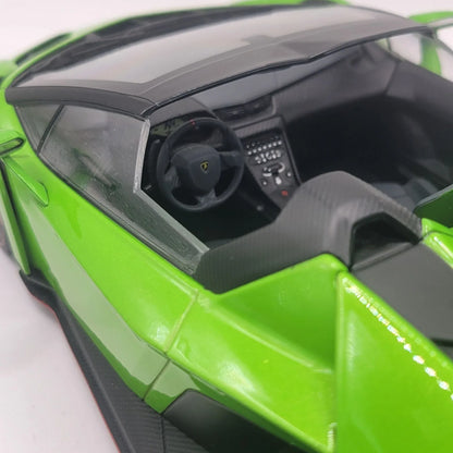 118KyoshoOUSIALamborghiniVenenoRoadsterGreenRedlineRare_10 - Car Dynamics 