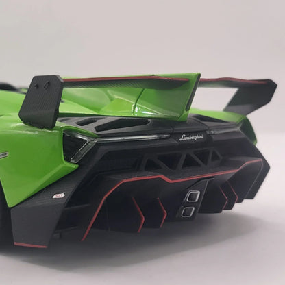 118KyoshoOUSIALamborghiniVenenoRoadsterGreenRedlineRare_8 - Car Dynamics 
