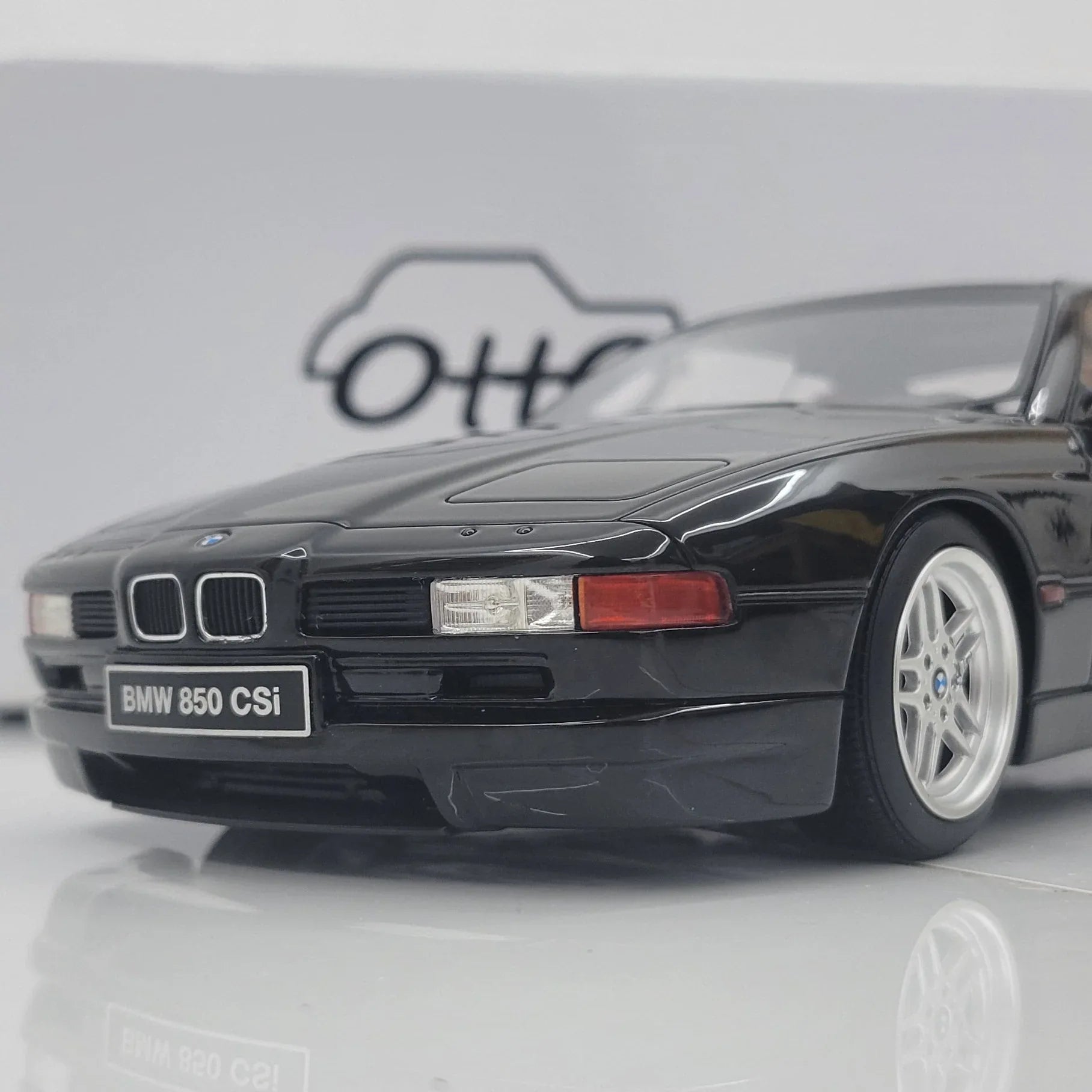 118OttoMobileBMW850CSIE31BlackOT904_7 - Car Dynamics 
