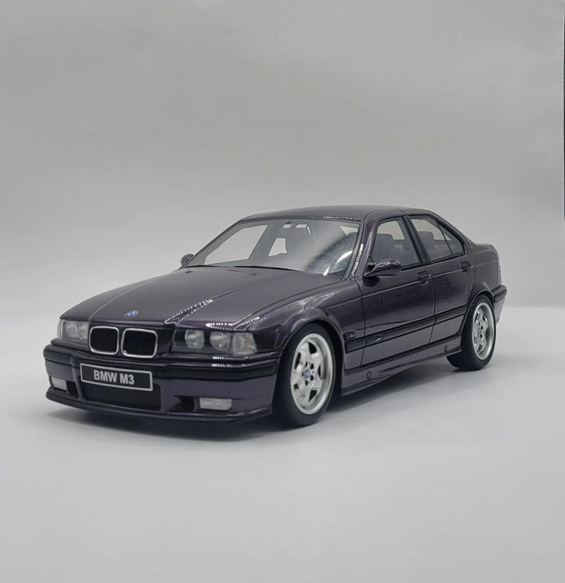 118OttoMobileBMWE36M3SedanDaytonaVioletResinCarModelcardynamics_5 - Car Dynamics 