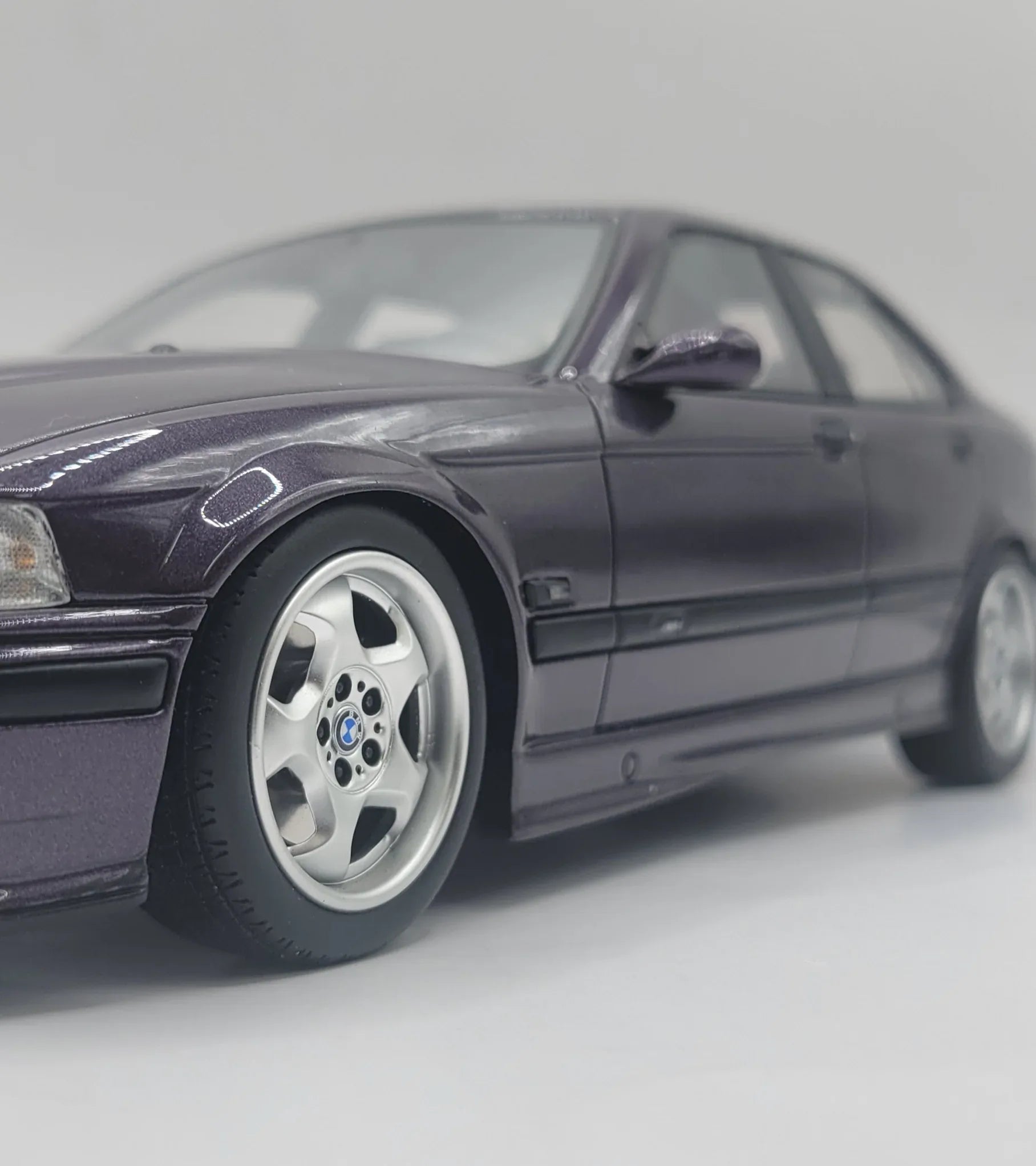 118OttoMobileBMWE36M3SedanDaytonaVioletResinCarModelcardynamics_7 - Car Dynamics 