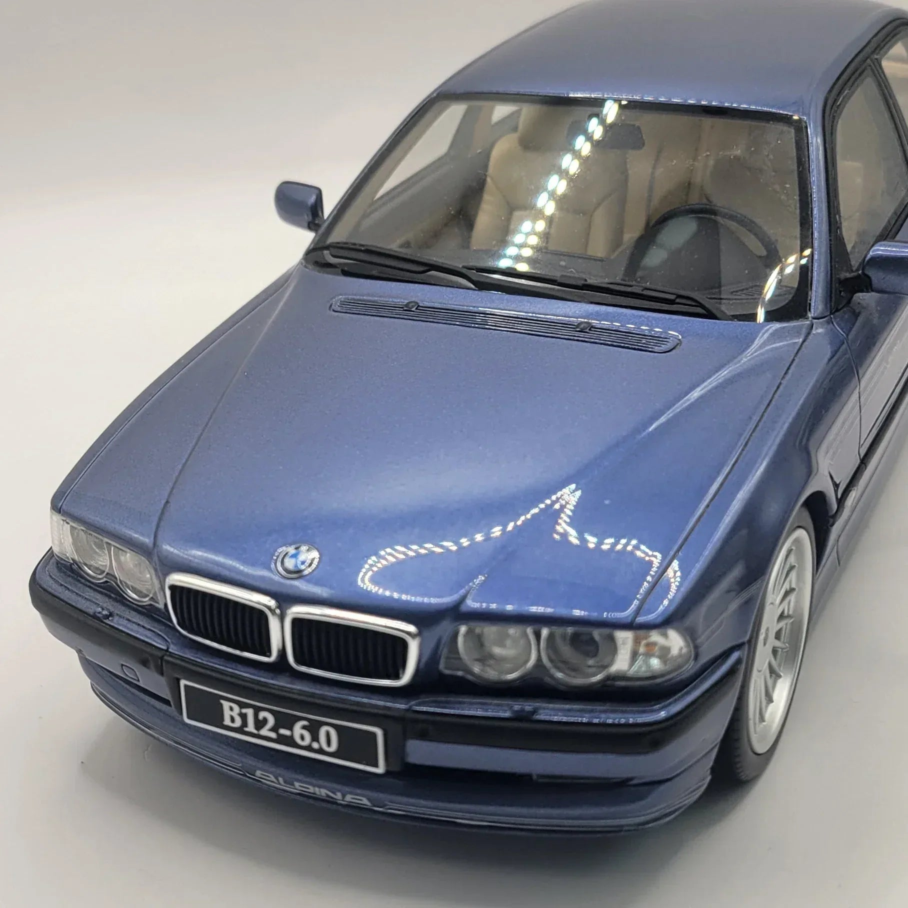 118OttoMobileBMWE38AlpinaB126.0BlueOT359_5 - Car Dynamics 