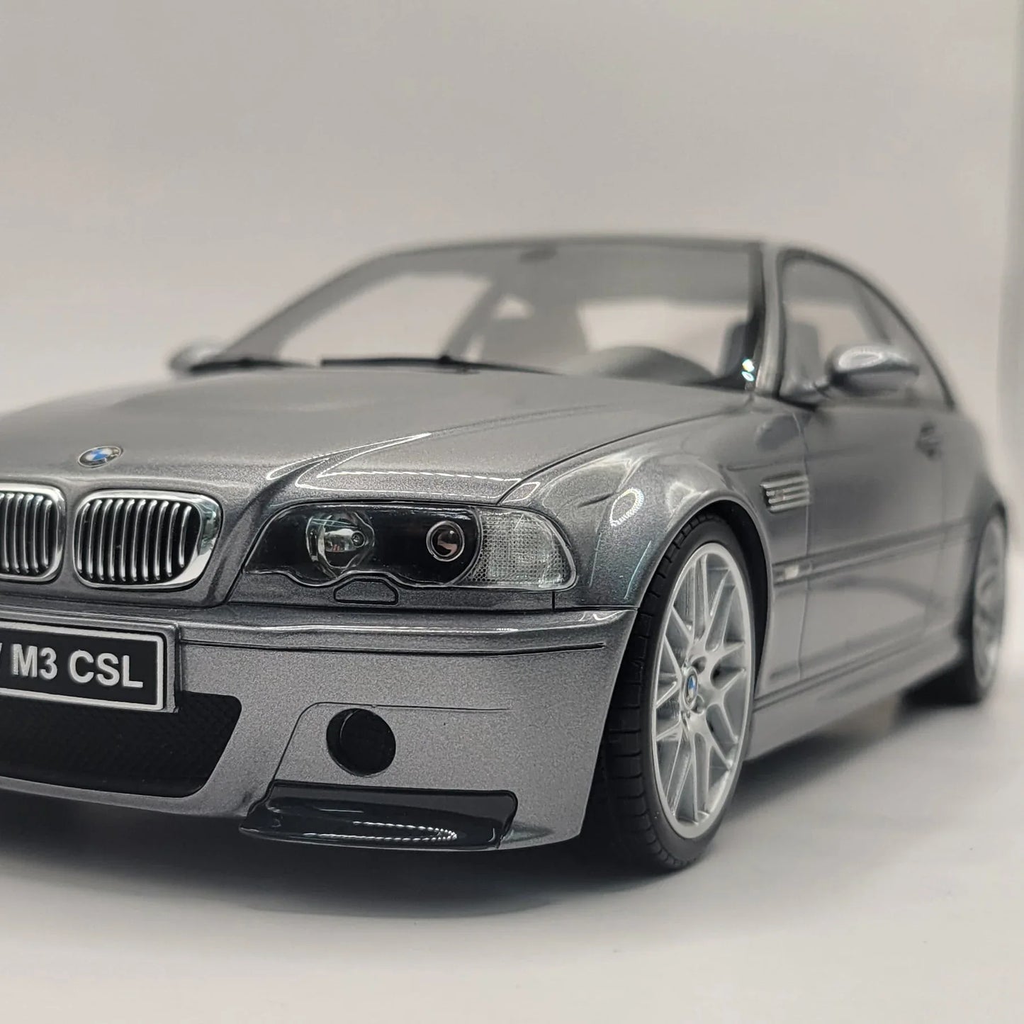 118OttoMobileBMWE46M3CSLSilverGreyMetallic_5 - Car Dynamics 