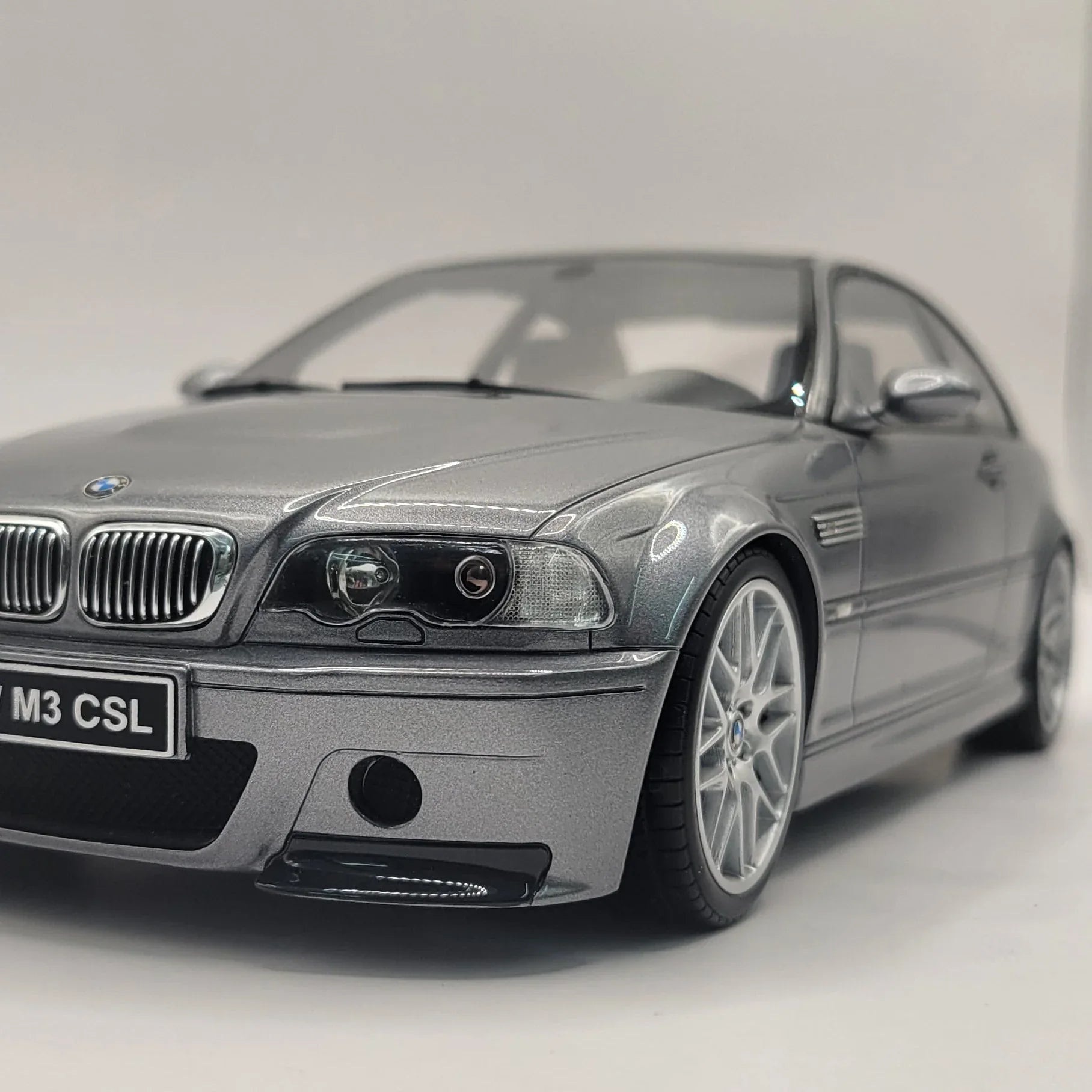 118OttoMobileBMWE46M3CSLSilverGreyMetallic_5 - Car Dynamics 