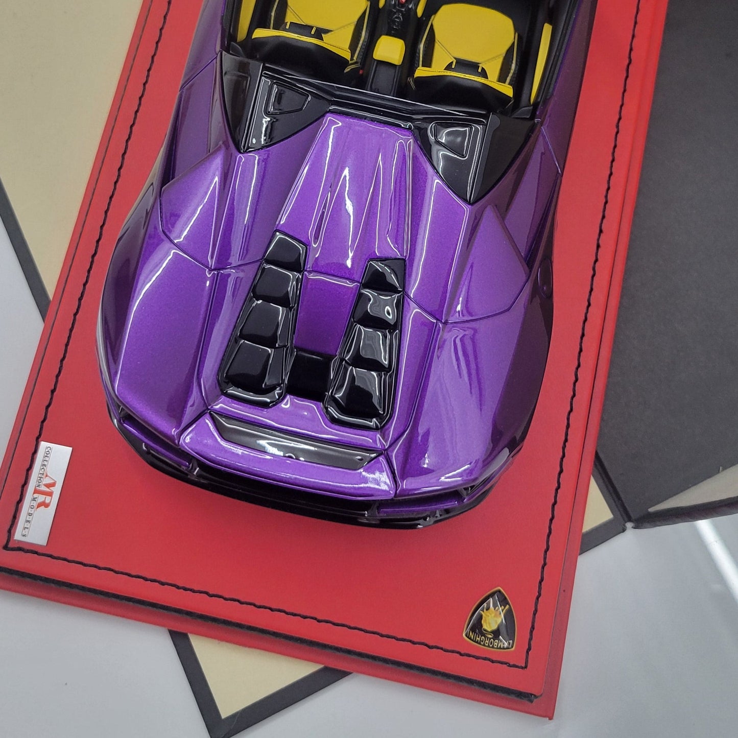 MR Collection 1:18 Lamborghini Huracan EVO Spyder Viola Pasifae | LAMBO037SE2 | Limited Edition 24/25