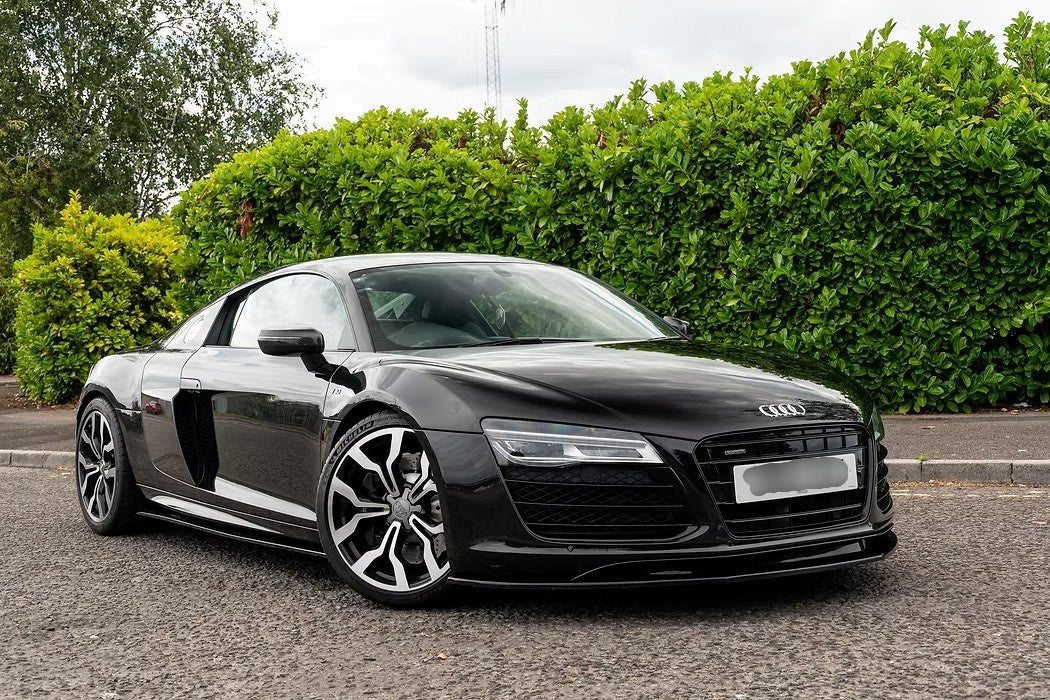 Audi R8 Custom Made Steering Wheels Carbon Fibre , Leather & Alcantara | Flat Bottom Design