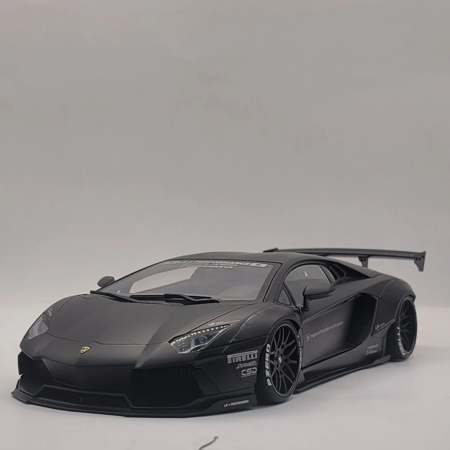 AUTOart118LB-WorksLamborghiniAventadorMattBlack79106_2 - Car Dynamics 