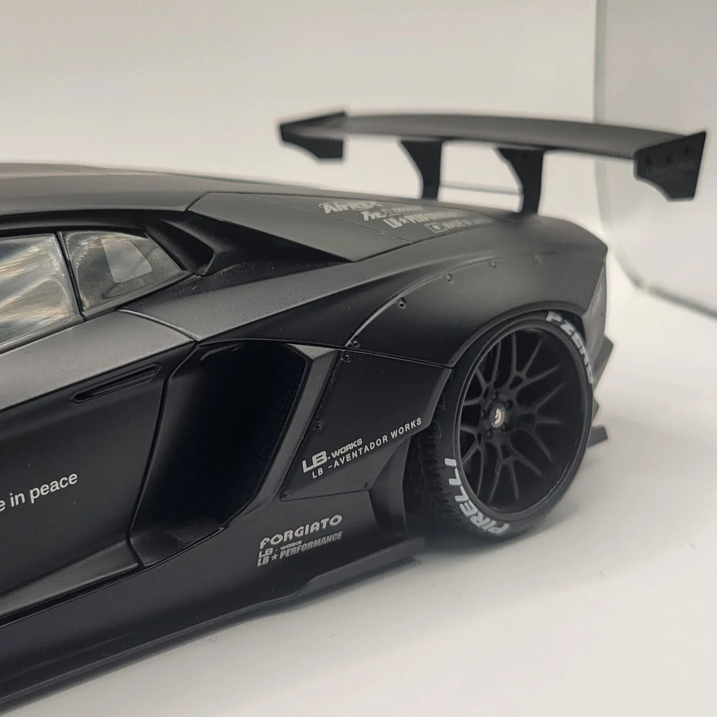 AUTOart118LB-WorksLamborghiniAventadorMattBlack79106_5 - Car Dynamics 