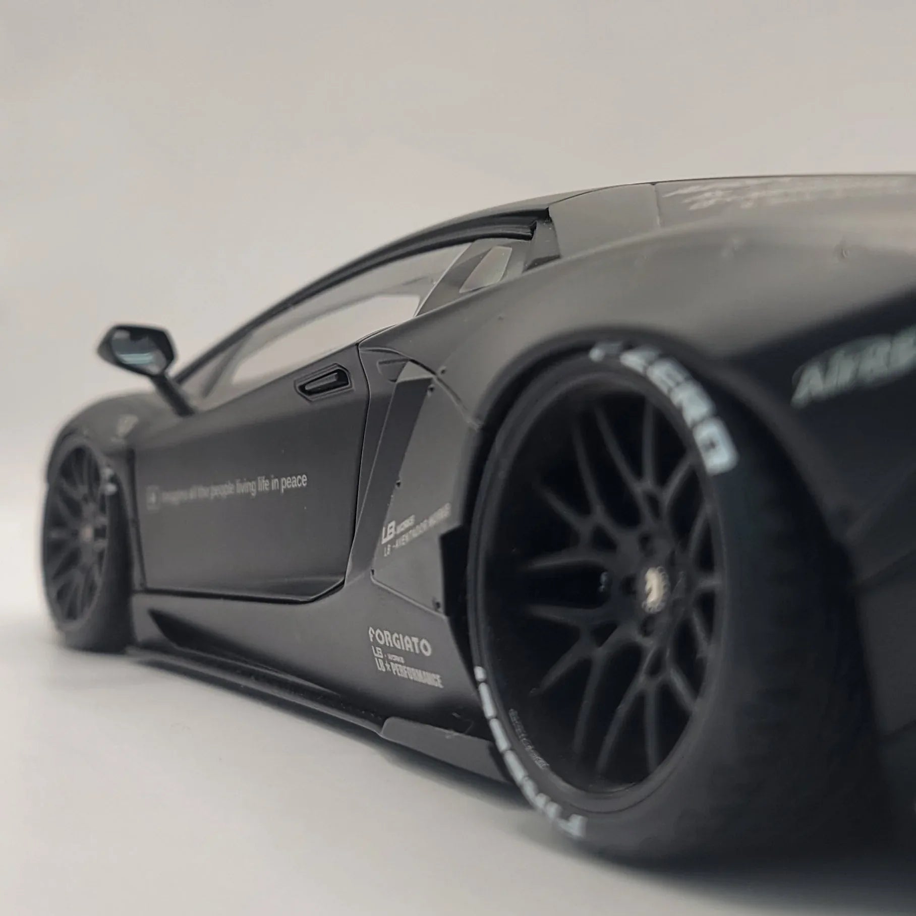 AUTOart118LB-WorksLamborghiniAventadorMattBlack79106_9 - Car Dynamics 