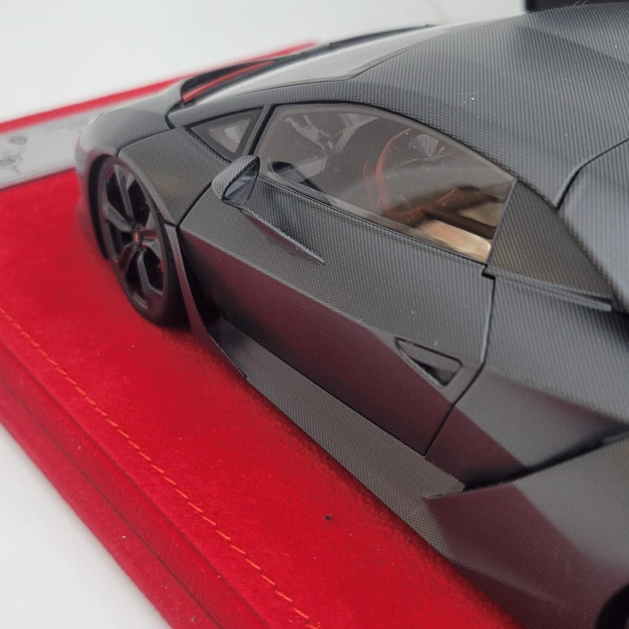 AUTOart 1:18 Lamborghini Sesto Elemento ( Grey Carbon Fiber Pattern ) With Alcantara Base & Plaque | 74671