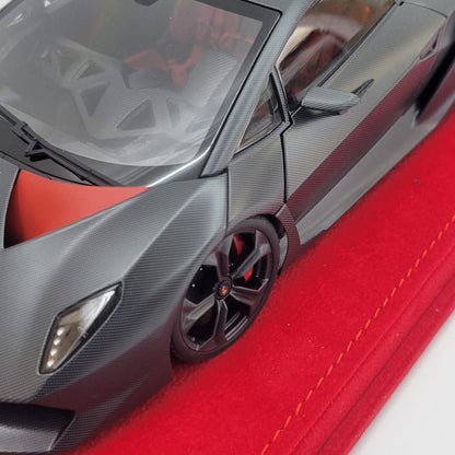 AUTOart 1:18 Lamborghini Sesto Elemento ( Grey Carbon Fiber Pattern ) With Alcantara Base & Plaque | 74671