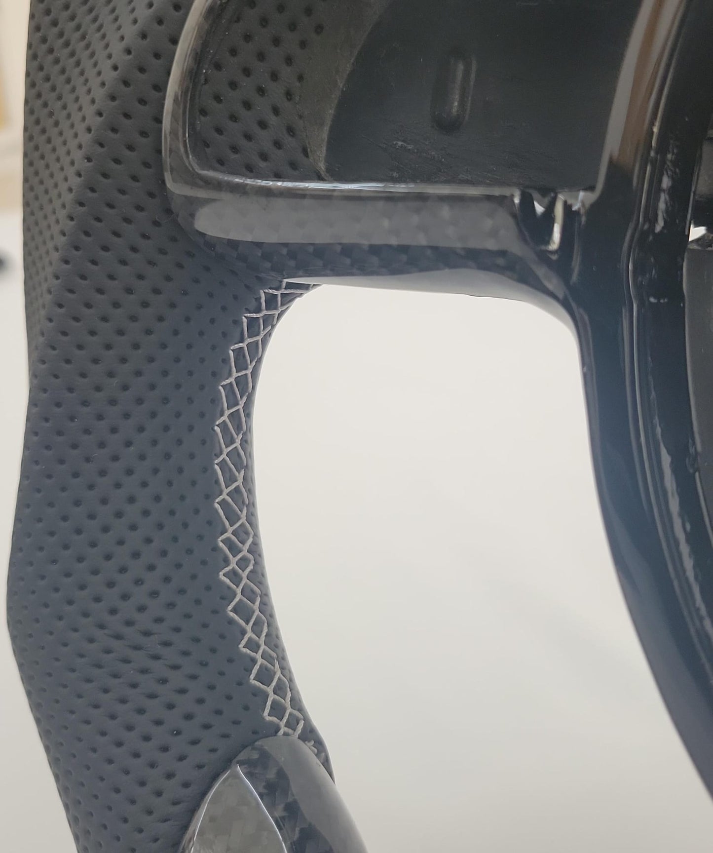 Audi R8 GEN 1 Carbon & Leather Steering Wheel | Nardo Grey Edition