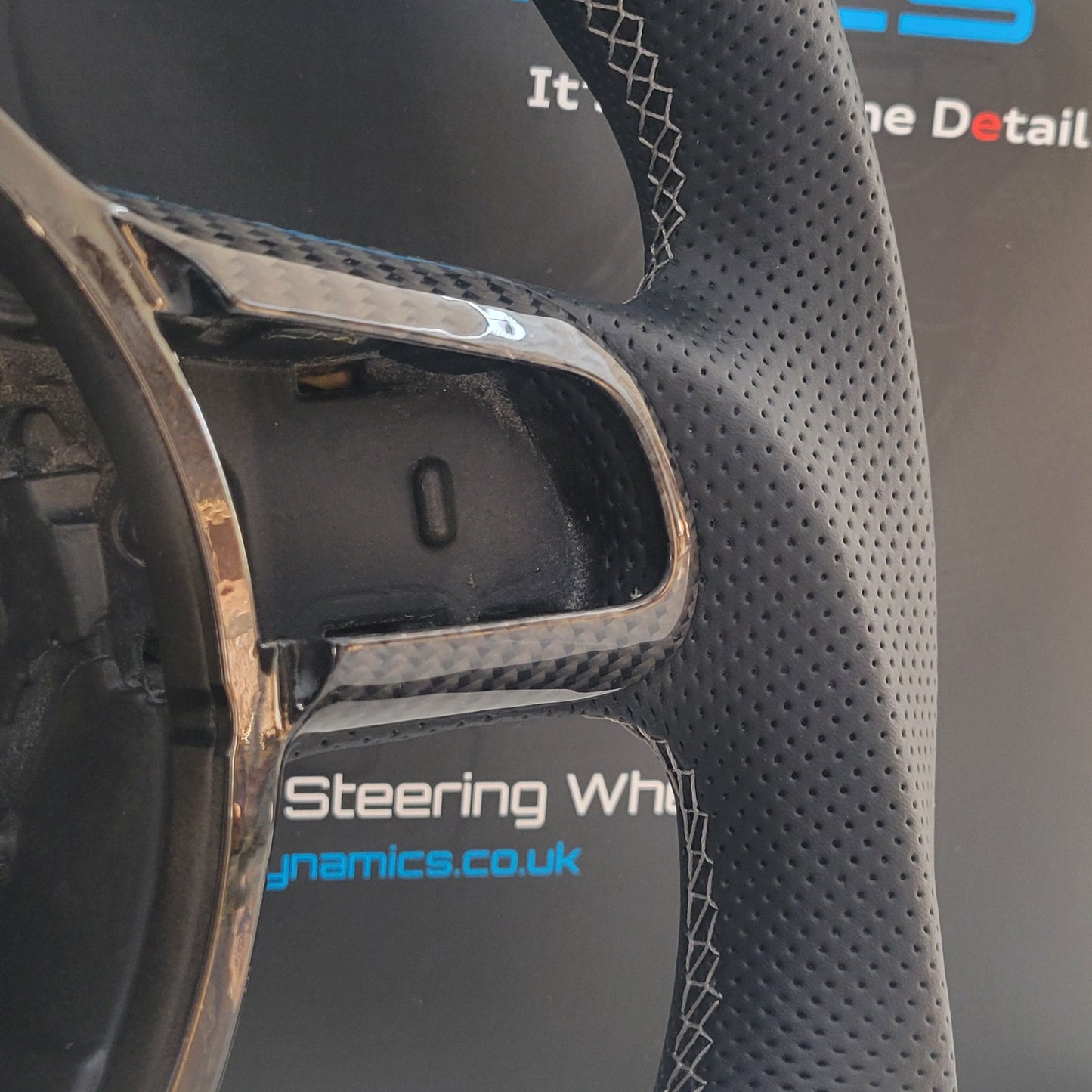 Audi R8 GEN 1 Carbon & Leather Steering Wheel | Ibis White Edition