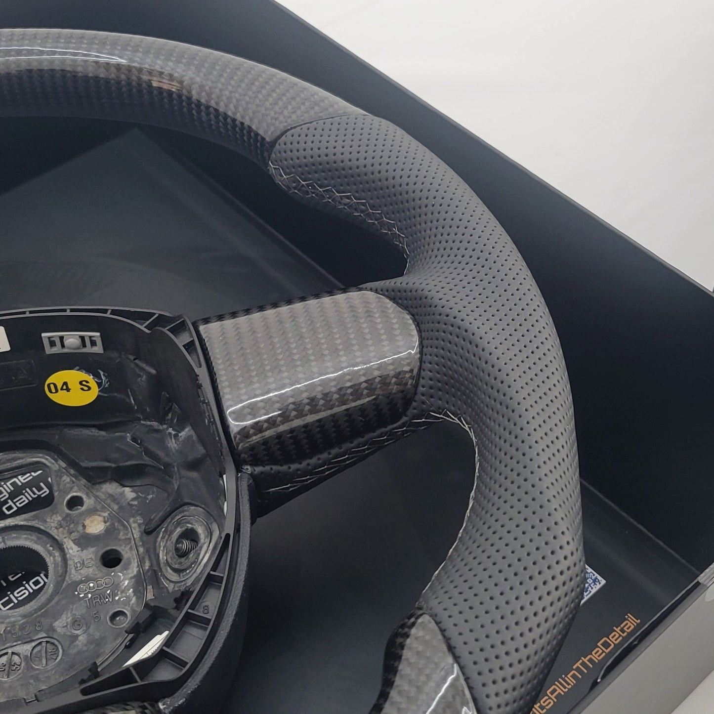 Audi B7 Carbon & Leather Steering Wheel | Dolphin Grey Edition
