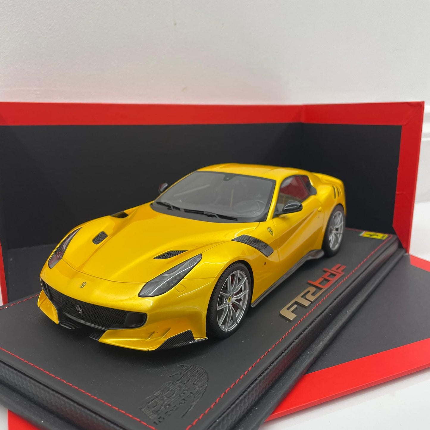 BBR 1:18 Ferrari F12 TDF 2015 Giallo Tristrato 193/199 |  P18121A
