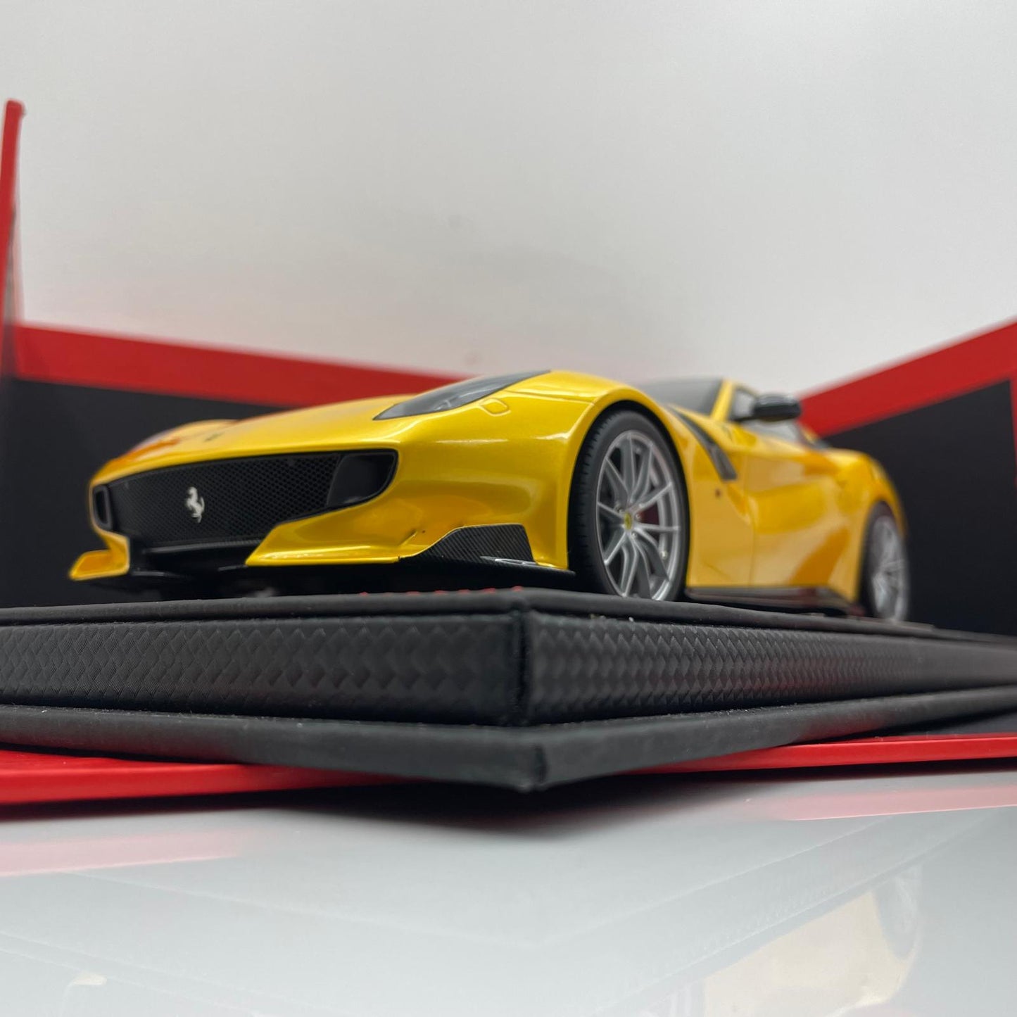 BBR 1:18 Ferrari F12 TDF 2015 Giallo Tristrato 193/199 |  P18121A