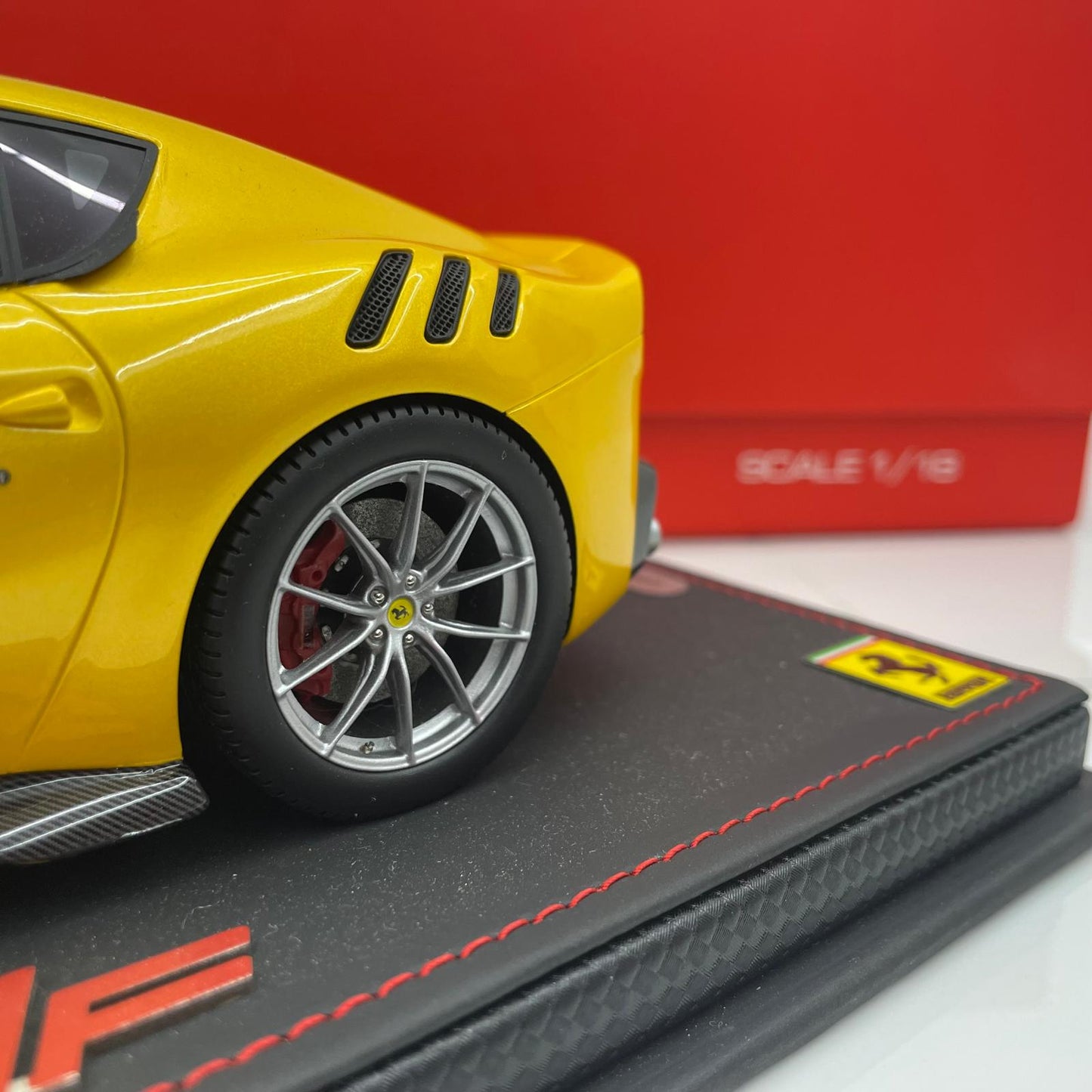 BBR 1:18 Ferrari F12 TDF 2015 Giallo Tristrato 193/199 |  P18121A