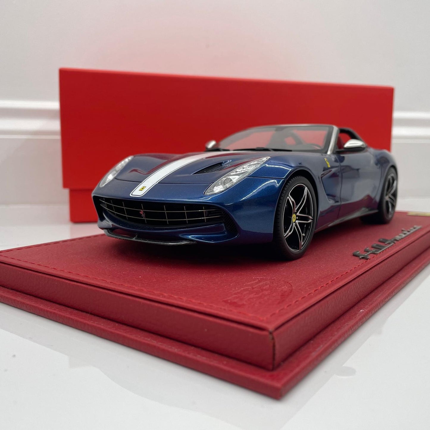 BBR 1:18 Ferrari F60 America 2014 Blu 115/250 | 60th Anniversary | P18125