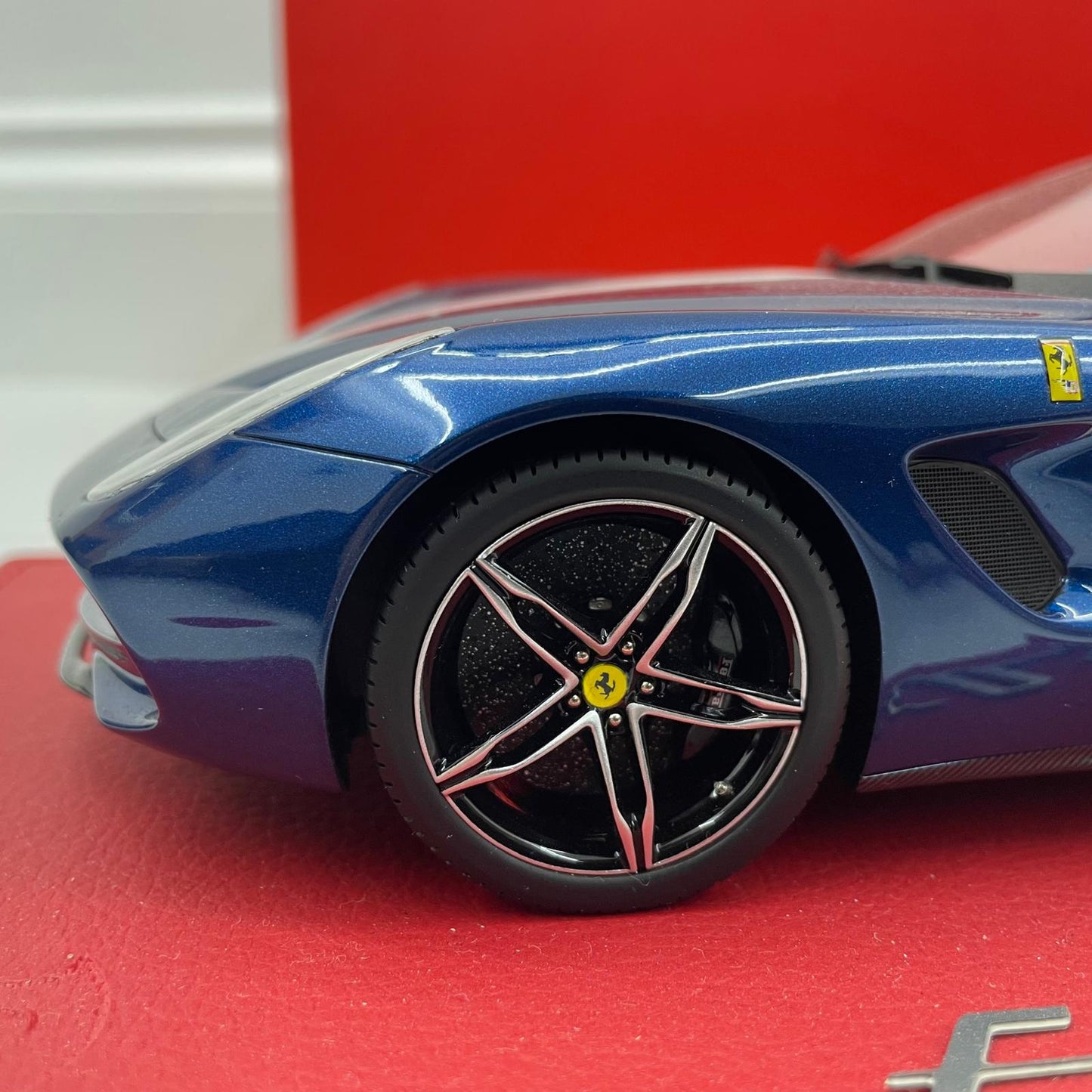 BBR 1:18 Ferrari F60 America 2014 Blu 115/250 | 60th Anniversary | P18125