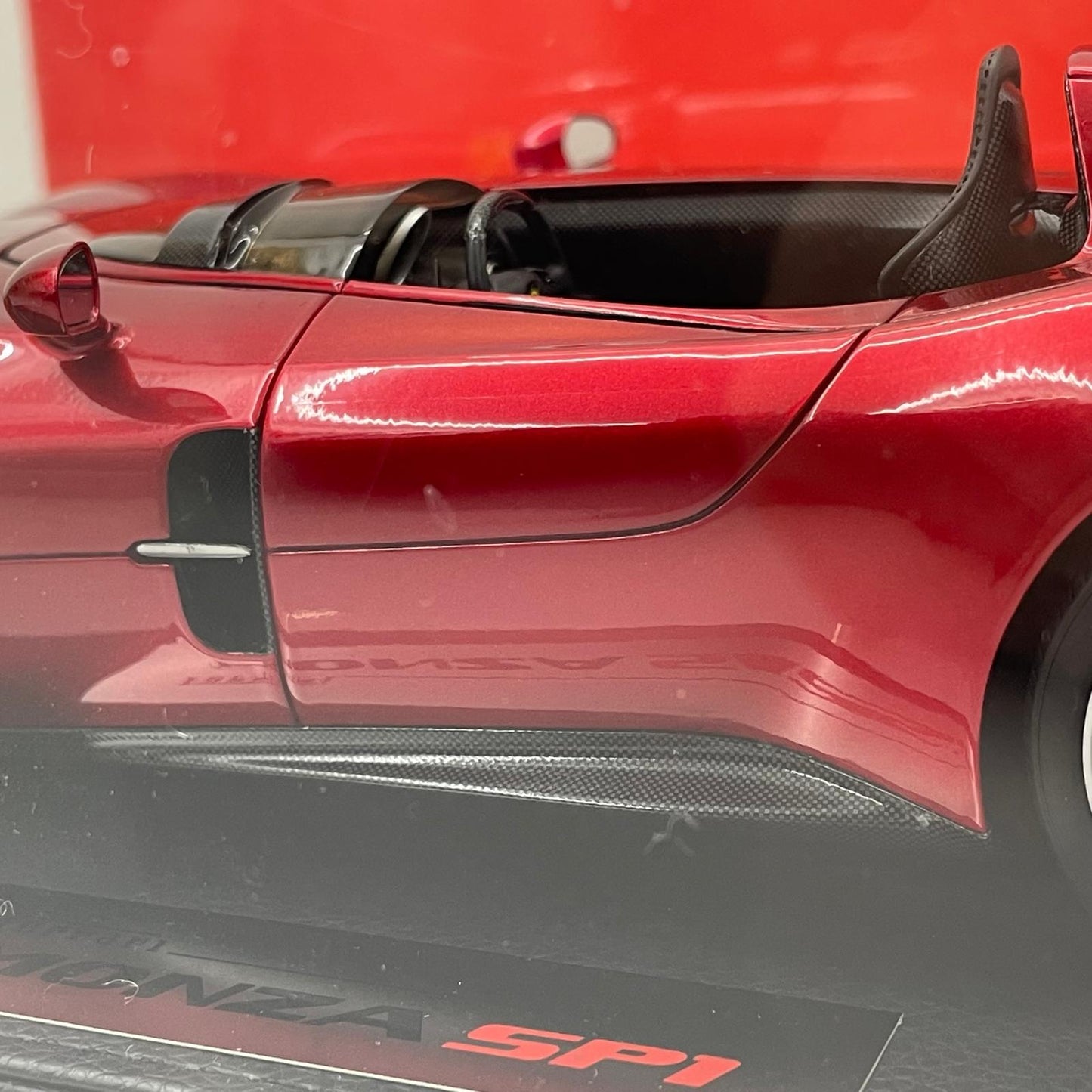 BBR 1:18 Ferrari SP1 Monza Paris Auto Show 2018 Rosso Magma 164/240 |  P18164B