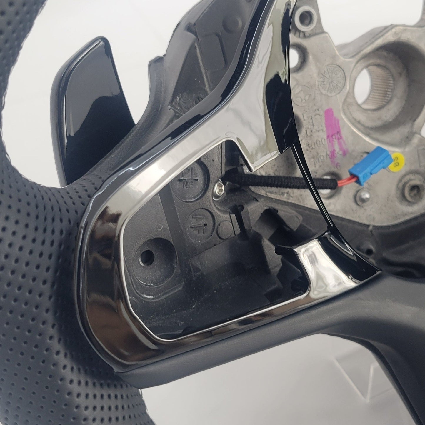 BMW G-Series Leather Steering Wheel | Kith Edition