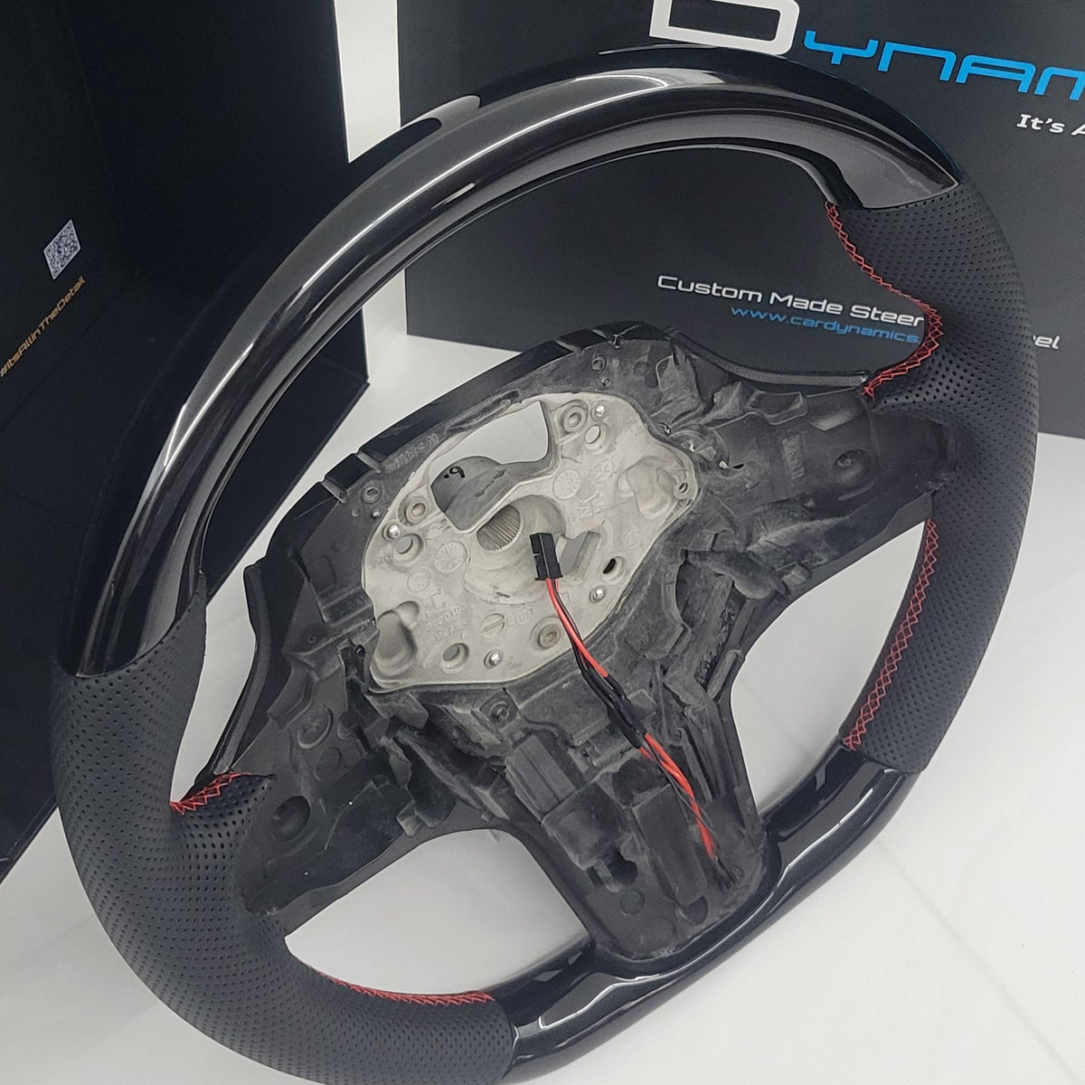 BMW G-Series Leather & Piano Black Steering Wheel