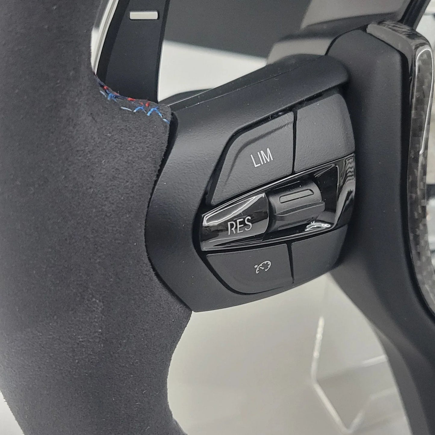 BMWMPerformanceAlcantara_GlossCarbonFibreMBlueEditionFlatBottomSteeringWheelF-Series_5 - Car Dynamics 