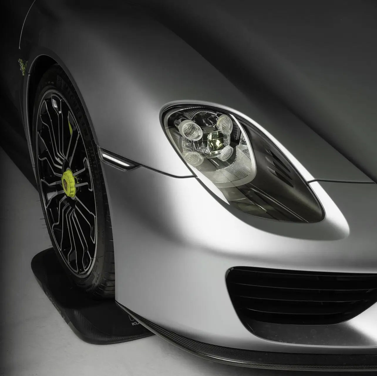 EASYRISE X | Tyre Saver For Sports Cars