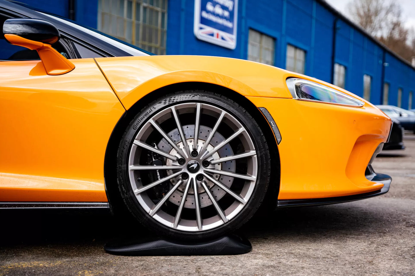 EASYRISE X | Tyre Saver For Sports Cars
