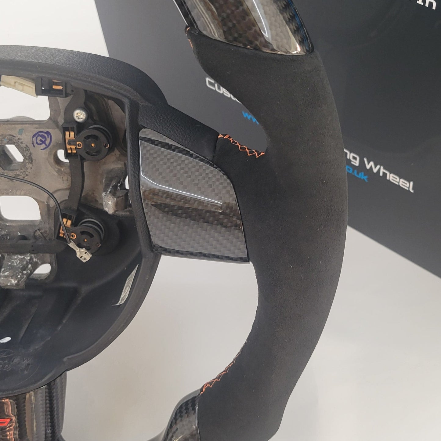 Ford Focus MK2 Carbon & Alcantara Steering Wheel | Electric Orange Edition