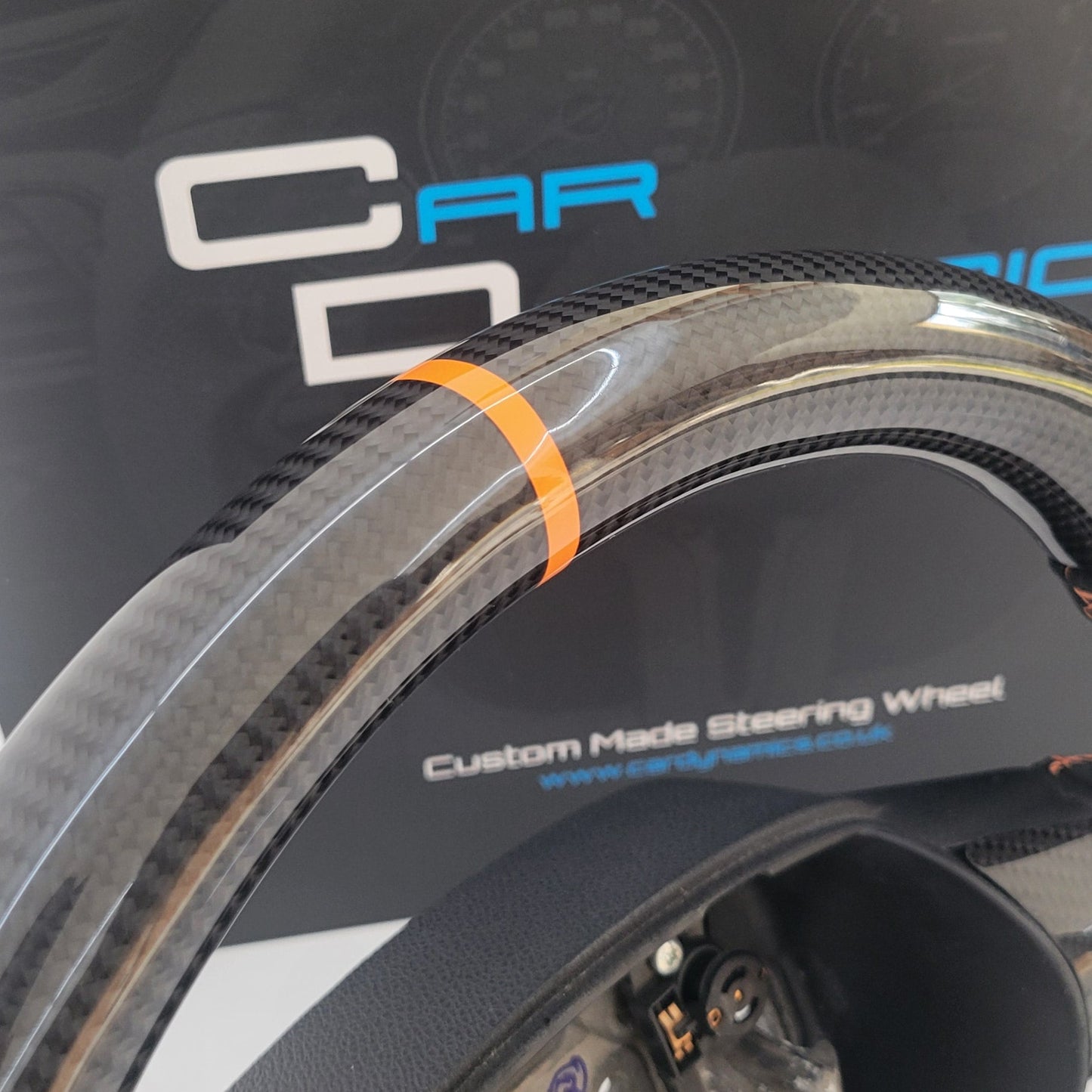 Ford Focus MK2 Carbon & Alcantara Steering Wheel | Electric Orange Edition