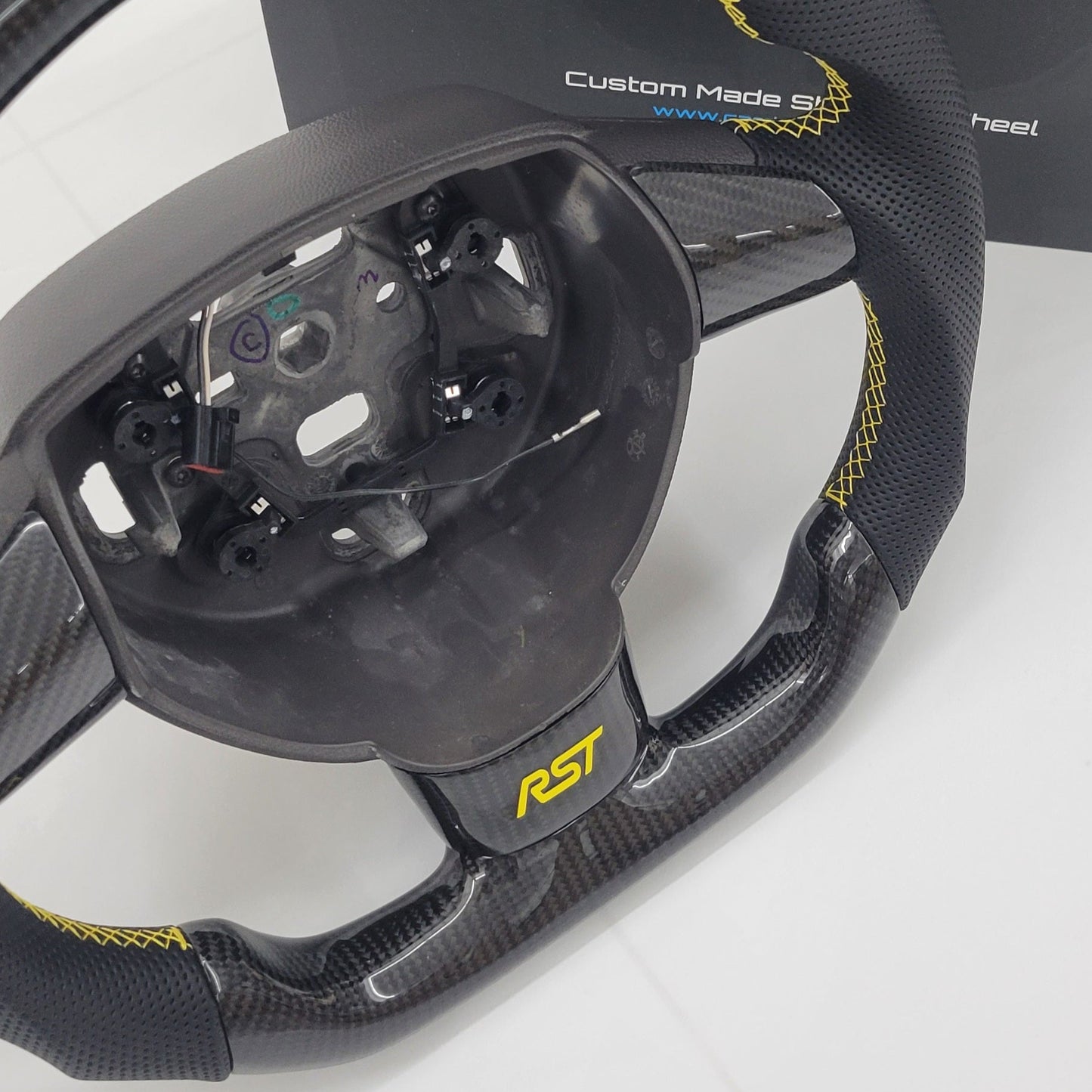 Ford Focus MK2 Carbon & Leather Steering Wheel | RST Triple Yellow Edition