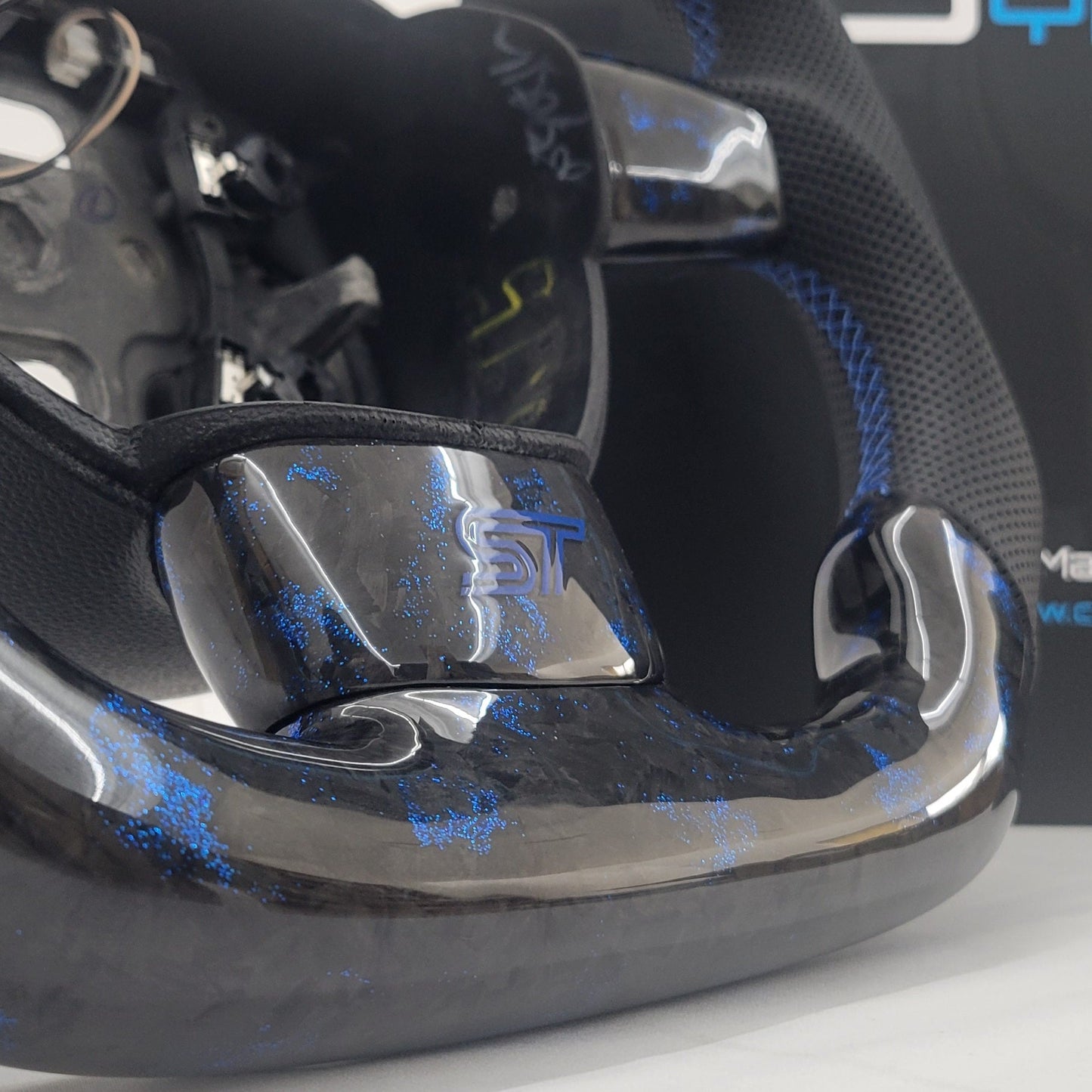 Ford Focus MK2 Forged Carbon & Leather Steering Wheel | Performance Blue Edition