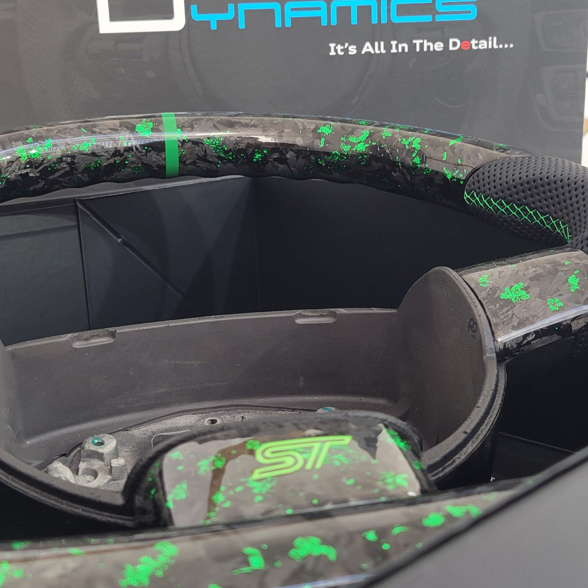 Ford Focus MK2 Forged Carbon & Leather Steering Wheel | Mean Green Edition