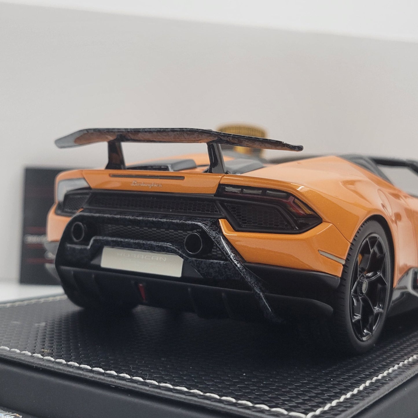 MR Collection 1:18  Lamborghini Huracan Performante Spyder | Orange