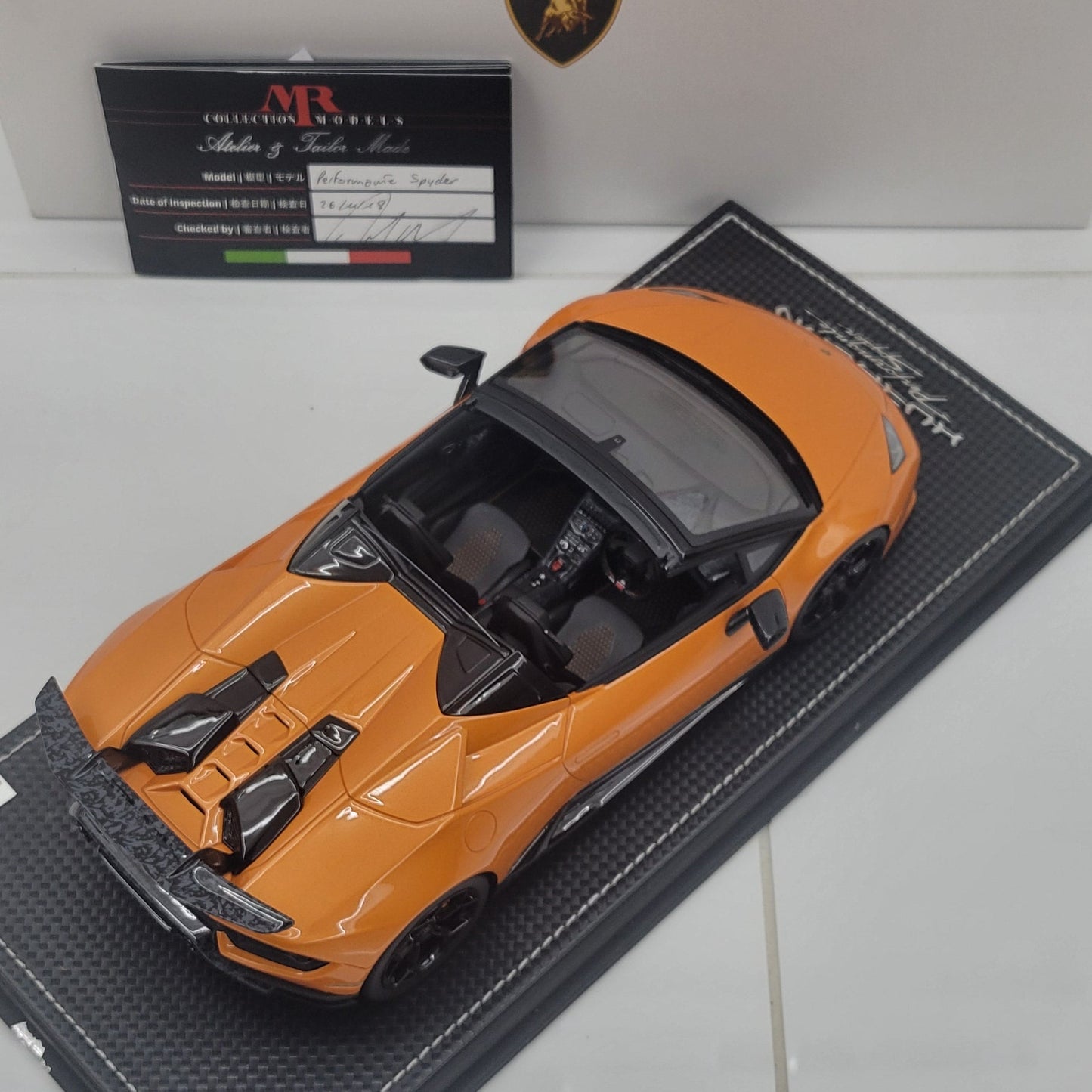 MR Collection 1:18  Lamborghini Huracan Performante Spyder | Orange