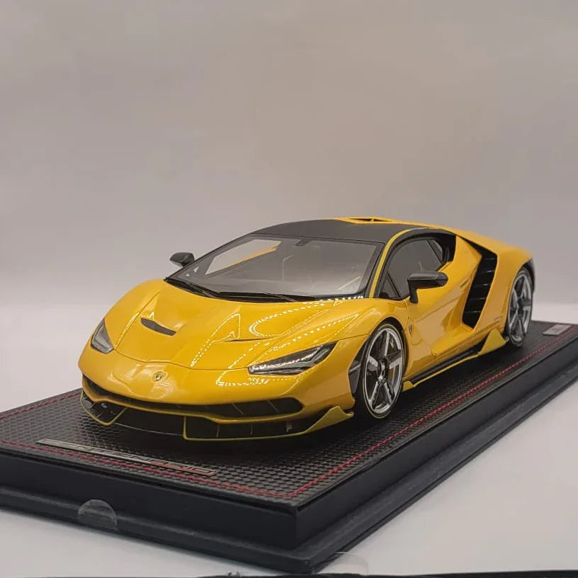 MR_Collection_118_Lamborghini_Centenario_Coupe_Giallo_Orion_Glossy_Carbon_LAMBO023MR04_Limited_Edition_0720 - Car Dynamics 