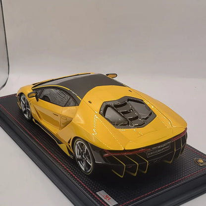 MR_Collection_118_Lamborghini_Centenario_Coupe_Giallo_Orion_Glossy_Carbon_LAMBO023MR04_Limited_Edition_0720_1 - Car Dynamics 