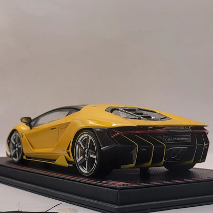 MR_Collection_118_Lamborghini_Centenario_Coupe_Giallo_Orion_Glossy_Carbon_LAMBO023MR04_Limited_Edition_0720_10 - Car Dynamics 