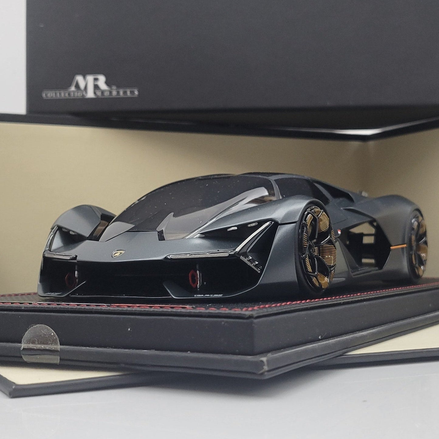 MR Collection Lamborghini Terzo Millennio 1:18 | LAMBO033A