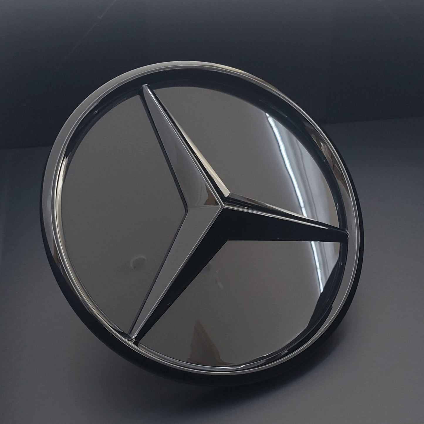 Mercedes W205/C205 Front Grill Badge | Schwarz Black Edition