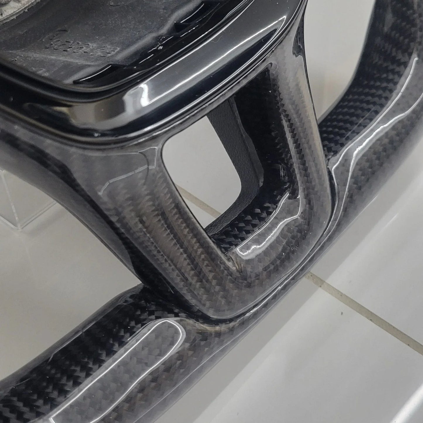 VolkswagenCustomCarbonFibreFlatBottomSteeringWheelTransporterT6PearlWhiteEditionCarDynamics_10 - Car Dynamics 