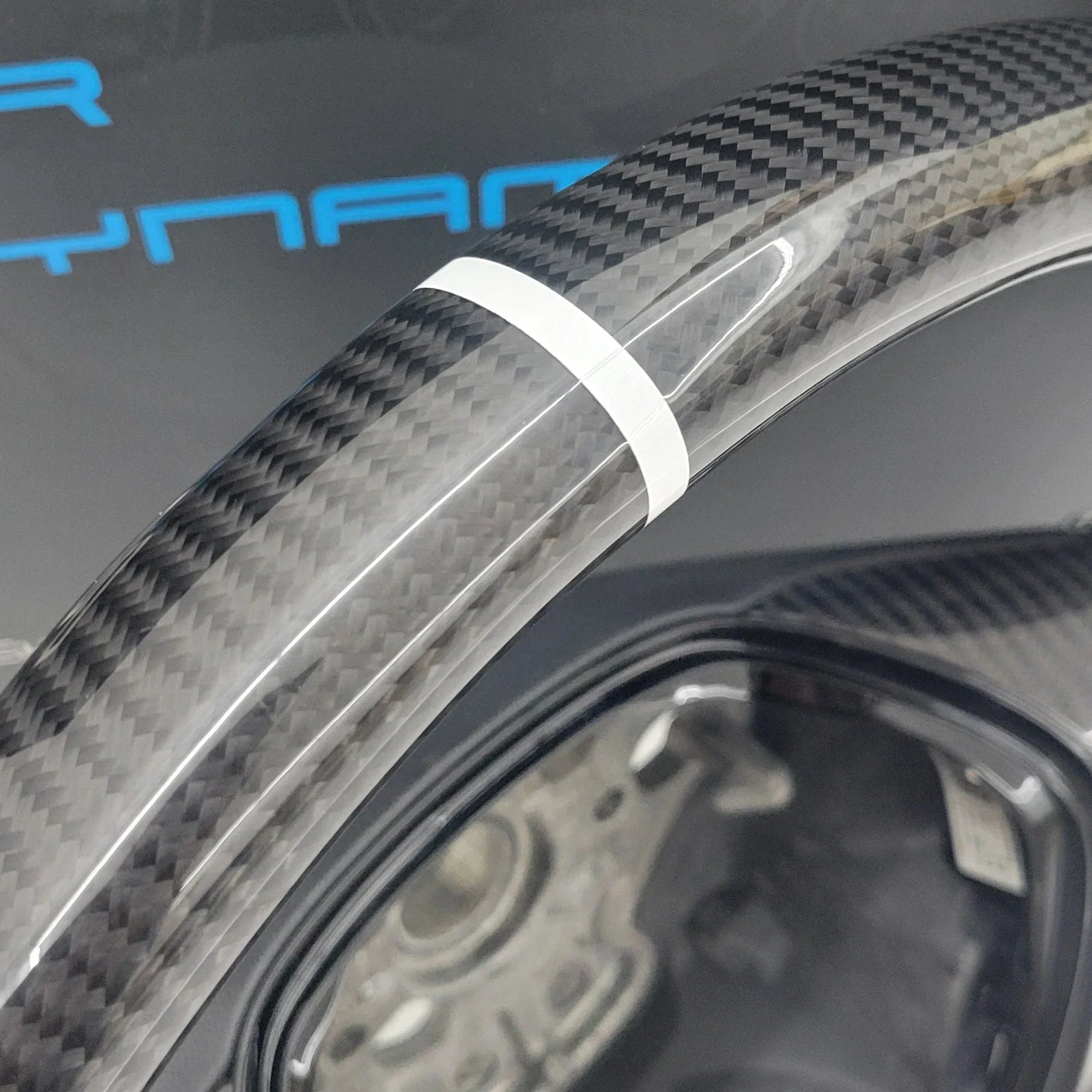 VolkswagenCustomCarbonFibreFlatBottomSteeringWheelTransporterT6PearlWhiteEditionCarDynamics_7 - Car Dynamics 